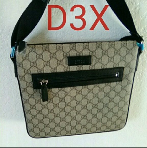 Gucci Handbags - Gucci Supreme Messenger Bag